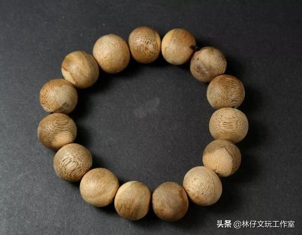 有钱人都在盘的几种文玩手串，不一定最贵，但一定很有品味