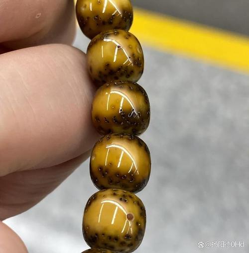 文玩手串 时光里的盘玩艺术，指尖上的文化修行